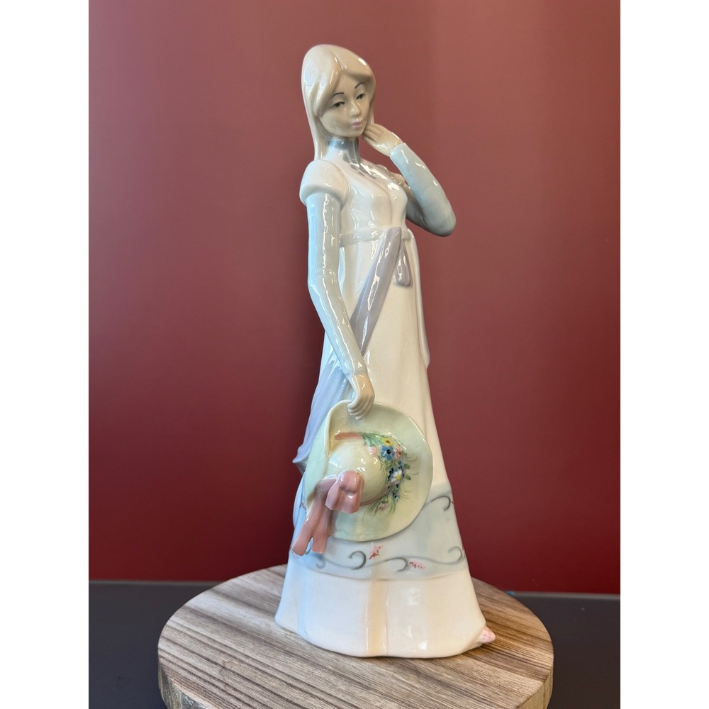 Vintage Casades of Spain, Lladro Style Porcelain Figurine Lady with Floral Hat